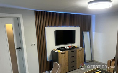 Лепене на иновативни 3D панели за уникален акцент