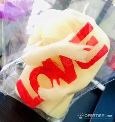 Свещ LOVE