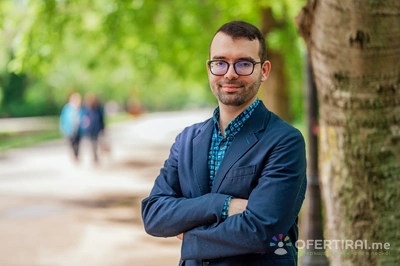 Георги Раданов - Георги Раданов – Вашият доверен правен съветник и партньор!  Ако търсите компетентен и опитен юрисконсулт или пък адвокат  за вашия бизнес или за лични правни казуси, ако търсите професионалист, който да разбере и защити вашите желания и интереси, да ви представлява или пък просто да разреши конфликт, то аз и колегите ми от Legal Solutions Partners  ви предлагаме специализирани решения, подкрепени от дългогодишна практика и висок професионализъм ! С нашата помощ получавате:  Персонализирани правни консултации  – точно съобразени с вашите нужди; Защита в сложни корпоративни, граждански, семейни, търговски и други дела;  Експертна помощ при договори, сделки и спорове;  Ефективно представителство пред държавни институции и съдилища;  Извънсъдебно разрешаване на спорове, преговори и търсене на най-добрия Ваш интерес;  Защо да работим заедно?  Дългогодишен опит  в правната сфера с доказани резултати; Прозрачност и ясна комуникация  – винаги на ваша страна; Фокусираност върху клиента  – вашите интереси са на първо място; Запишете се за консултация:  https://legalsp.eu/  Свържете се с мен (Георги Раданов):  за личен подход и експертна помощ- във Фейсбук, на телефон 0879651265, на имейл georgi@legalsp.eu или във Вайбър/WhatsApp Не отлагайте правните си въпроси – гарантираме качество и надеждност!